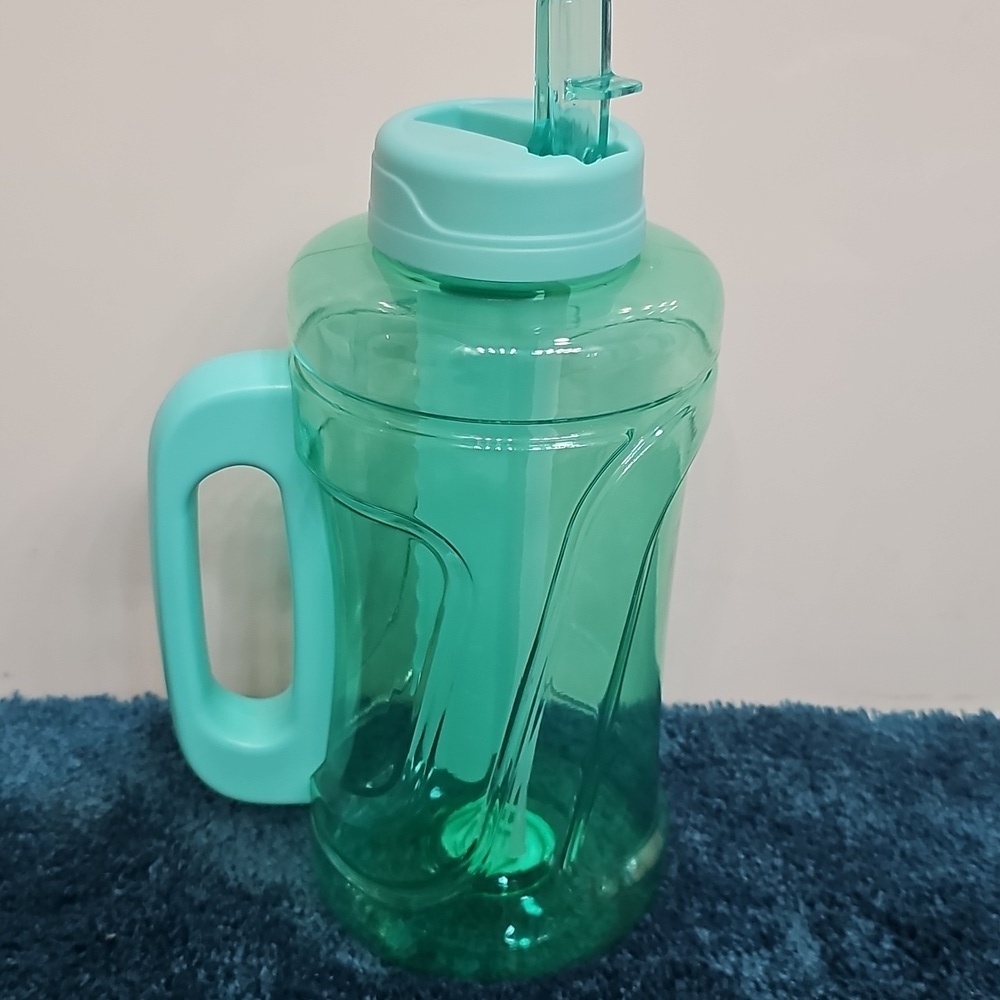 NEW Cool Gear Freeze Gel Stick Water Jug 80 FL OZ  Green